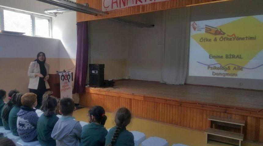 Veli ve &ouml;ğrencilere &lsquo;&Ouml;fke ve &ouml;fke y&ouml;netimi&rsquo; eğitimi