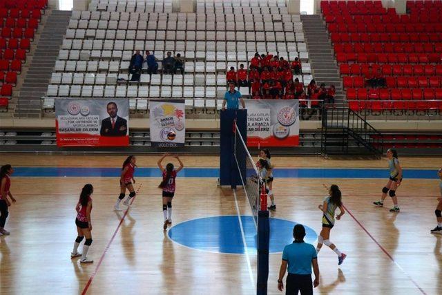 ANALİG Voleybol Yarı Final heyecanı başladı