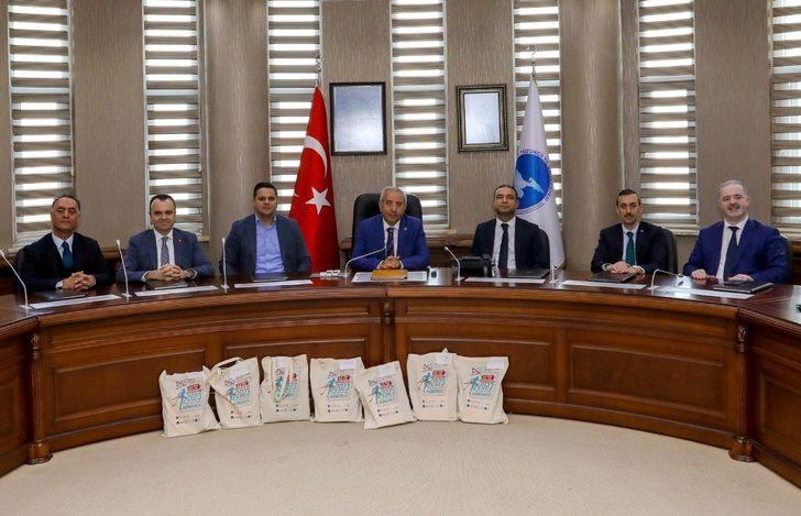 Vali Yardımcısı Aslan’a eğitime destek plaketi G3