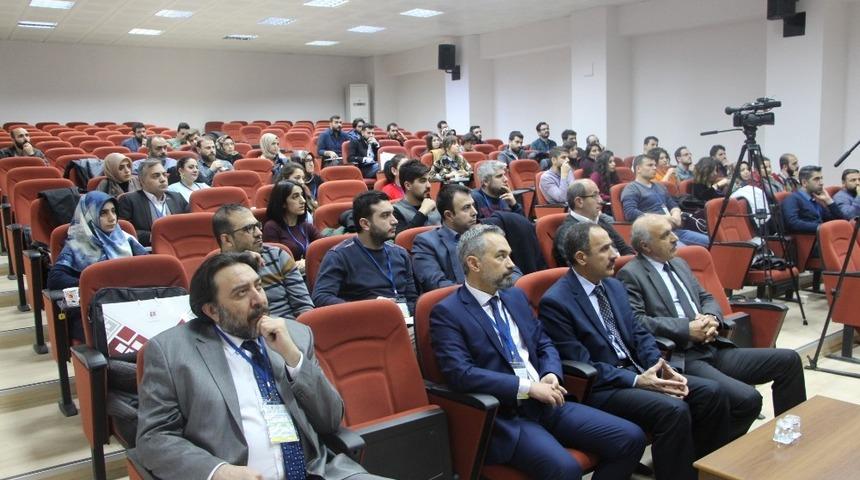 F&Uuml;&rsquo;de T&Uuml;BİTAK proje eğitimi başladı