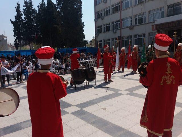 Sarıgöl İmam-Hatip Anadolu Lisesi mehter takımı kurdu