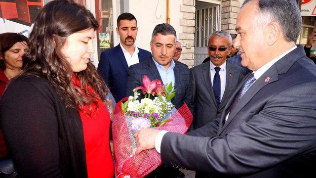 MHP'li Akçay: Geleceği göremeyen siyasetçi kör siyasetçidir