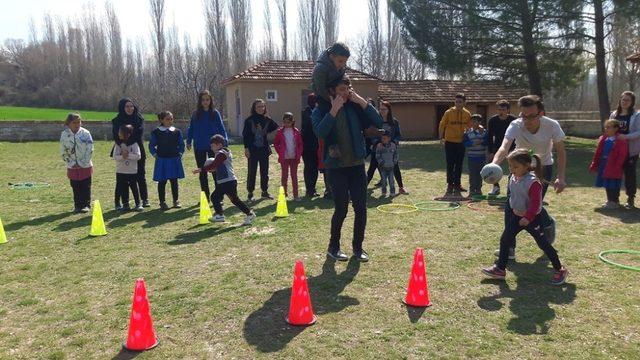 Gediz Fen Lisesi öğrencilerinden köy okullarına anlamlı ziyaret