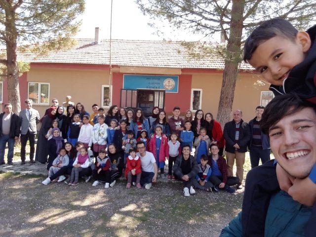 Gediz Fen Lisesi öğrencilerinden köy okullarına anlamlı ziyaret