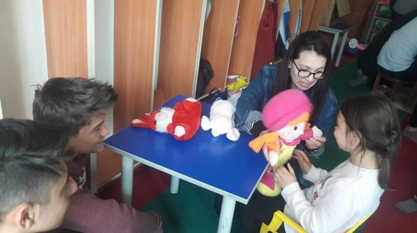 Gediz Fen Lisesi &ouml;ğrencilerinden k&ouml;y okullarına anlamlı ziyaret