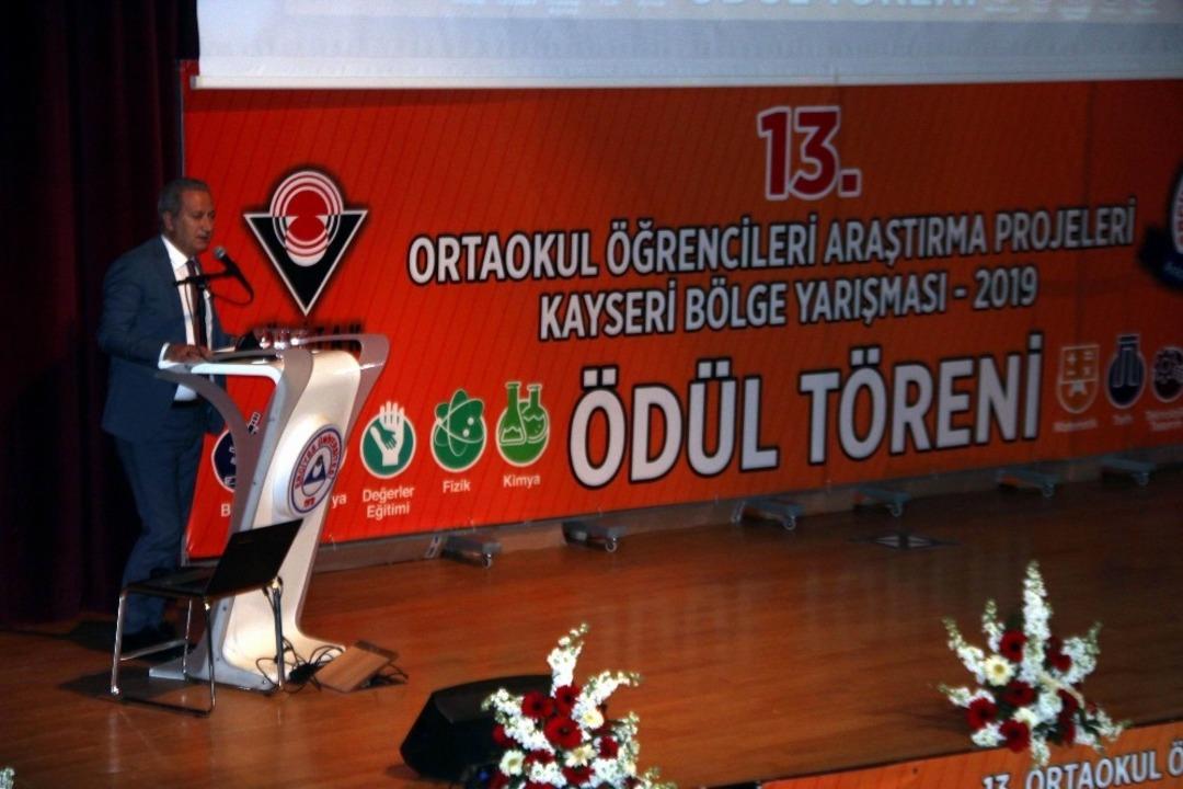 TUBİTAK 13. Ortaokul &Ouml;ğrencileri Araştırma Projeleri Yarışmasında &ouml;d&uuml;ller sahiplerini buldu