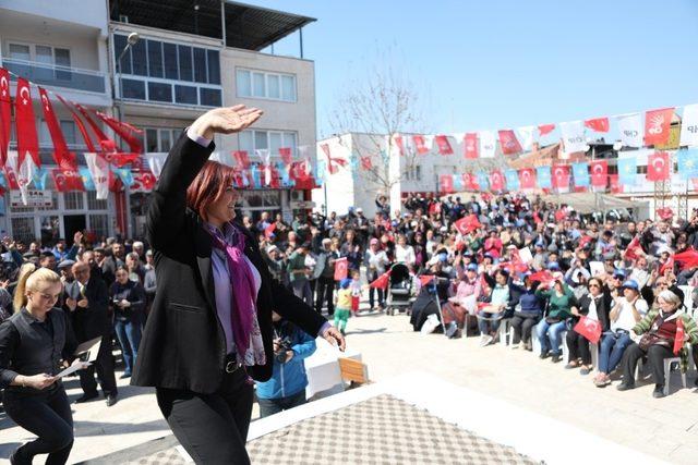 Özlem Çerçioğlu projelerini Yenipazarlılara anlattı