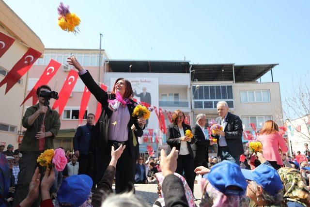 Özlem Çerçioğlu projelerini Yenipazarlılara anlattı