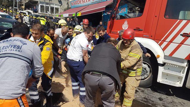 Başakşehir'de İETT otobüsü ile otomobil çarpıştı (1)