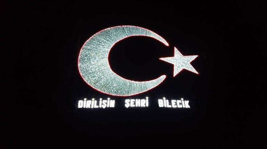 Ay yıldız Bilecik&rsquo;e &ccedil;ok yakıştı