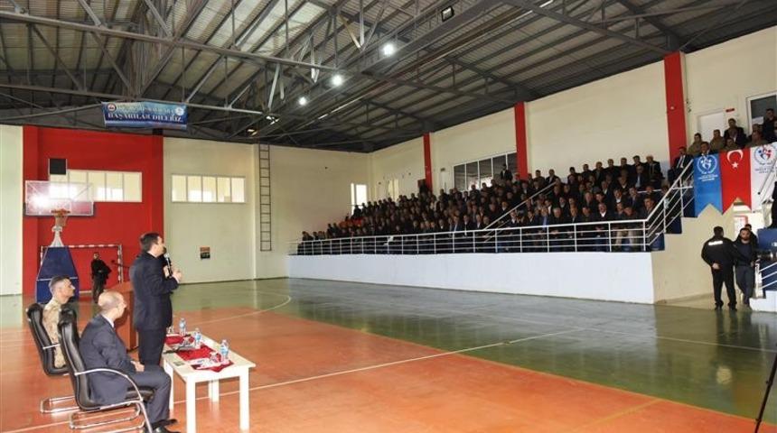 Vali Şahin, Sason’da emekli korucu ve muhtarlarla bir araya geldi