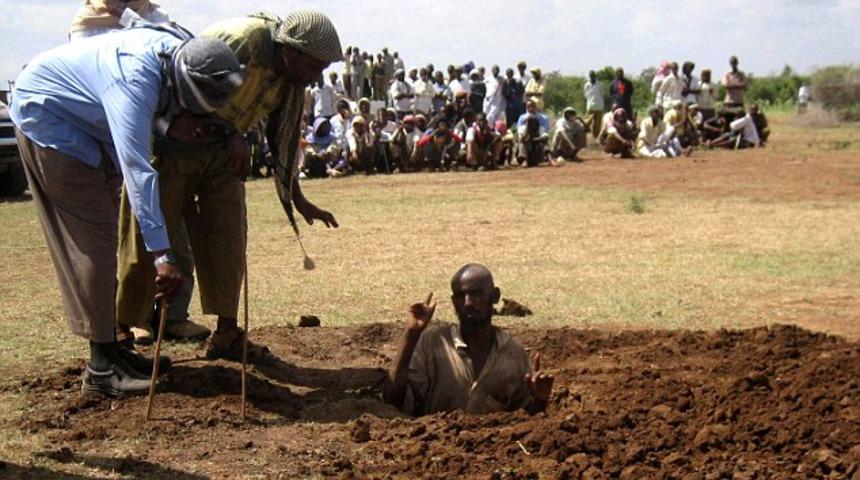 Eşcinsel ilişkiye ve zinaya recm cezası geliyor