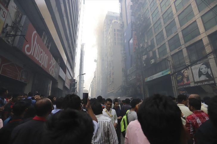 Dünya şokta: Gökdelende yangın! G1