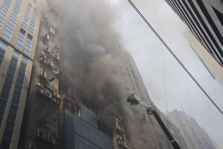 Dünya şokta: Gökdelende yangın! G5