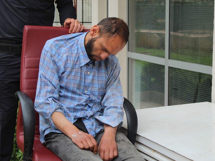 Sızıp kaldığı kütüphanede kimse uyandıramadı, sandalye ile dışarı çıkarıldı G3