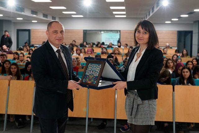 Kapadokya Üniversitesi öğrencilerine yurtdışı eğitim semineri verildi