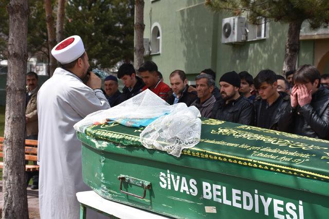 Kazada &ouml;len &uuml;niversiteli Şeyma, son yolculuğuna uğurlandı 1