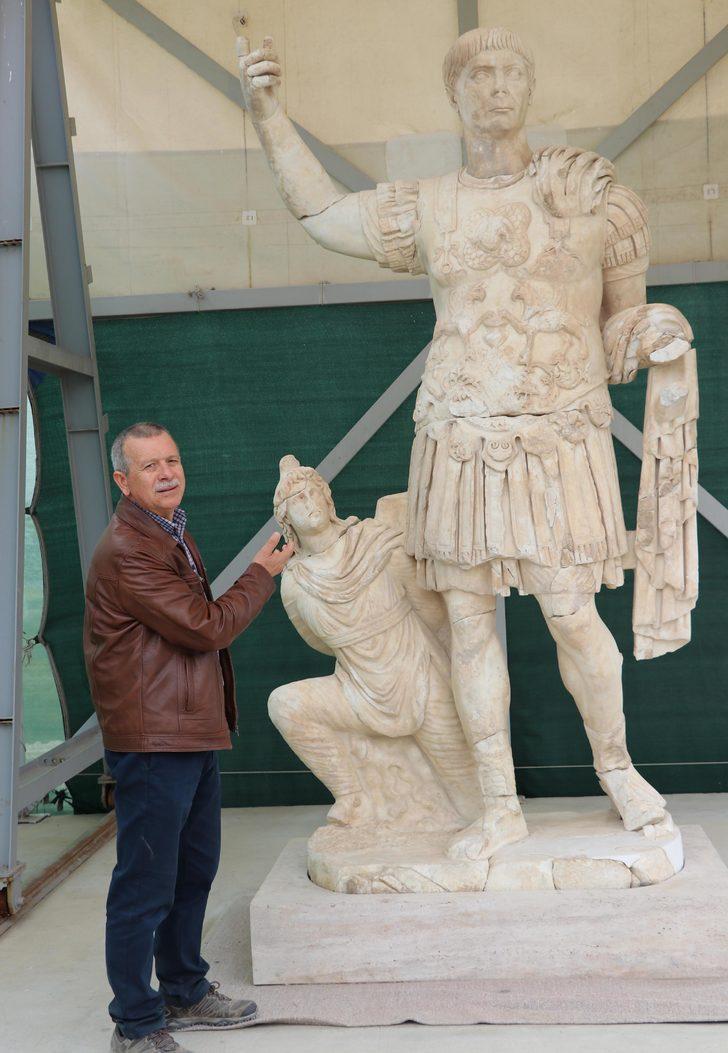 Laodikya'da imparator Traian'ın zırhlı heykeli bulundu   G4