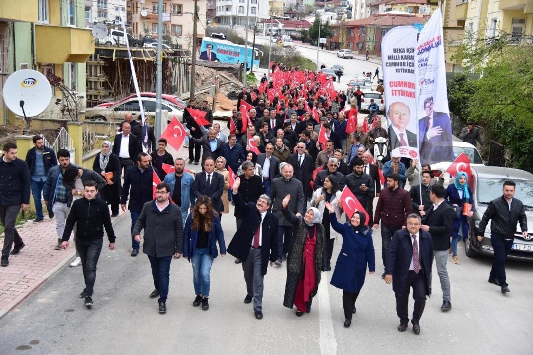 AK Parti y&uuml;r&uuml;y&uuml;ş&uuml;ne yoğun katılım