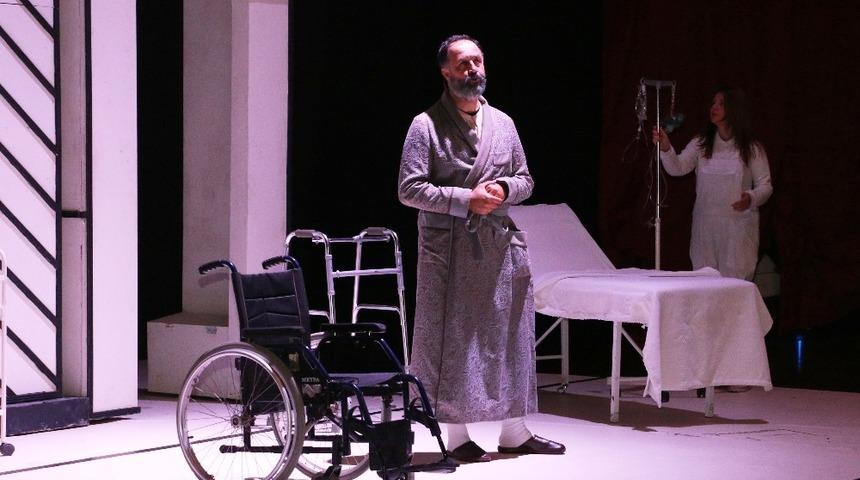 AŞT D&uuml;nya Tiyatrolar G&uuml;n&uuml;&rsquo;n&uuml; kutladı