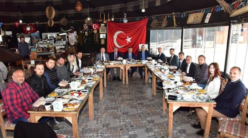 Başkan Can, basın mensuplarıyla kahvaltıda buluştu