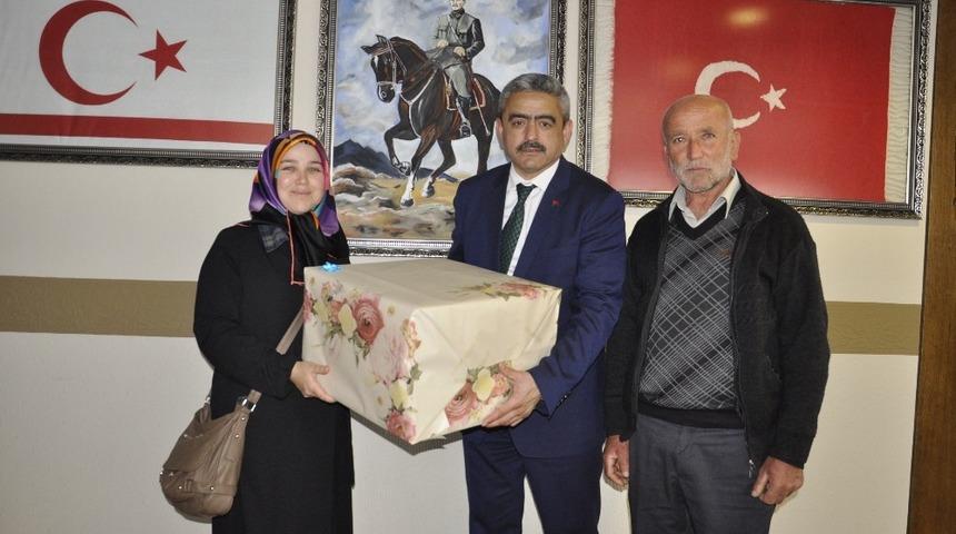 Başkan Alıcık&rsquo;tan kadın girişimciye destek