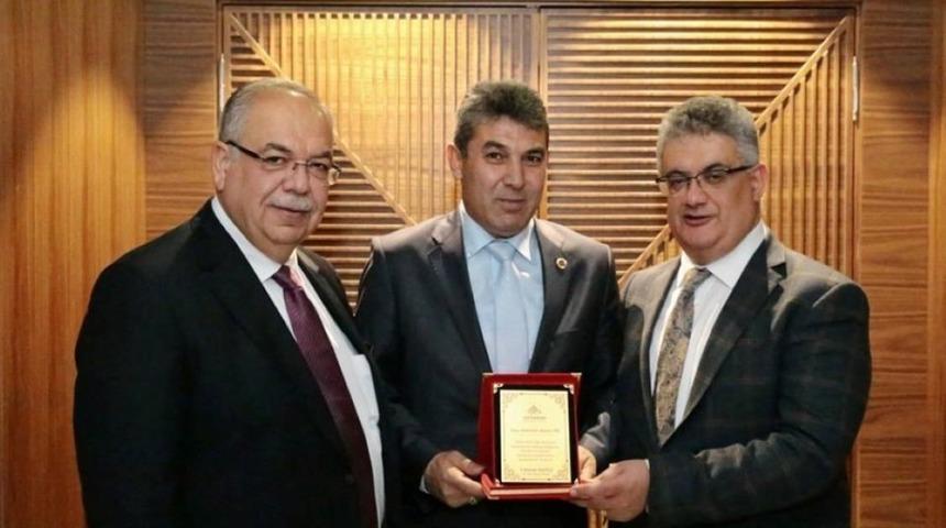 Belediye Başkanı Kutlu, muhtarlarla yemekte buluştu