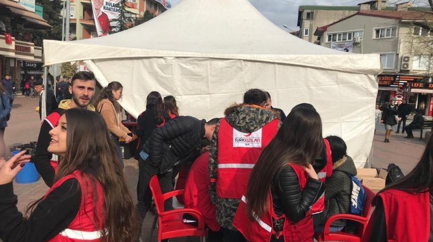 Kızılay’a MYO Genç Kızılay Grubu öğrencilerinden tam destek