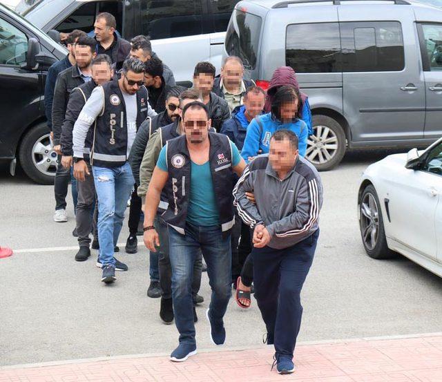 Bodrum'da göçmen kaçakçılığı şüphelisi 11 kişi adliyede