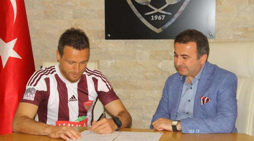 Hatayspor'da kaptan Mesut &Ccedil;aytemel'in s&ouml;zleşmesi uzatıldı