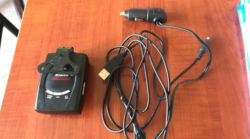 Otomobilinde radar dedekt&ouml;r&uuml; kullanan s&uuml;r&uuml;c&uuml; yakalandı