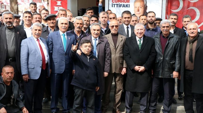 Eski vekil Akdoğan&rsquo;dan Cumhur ittifakı adayı Arıkan&rsquo;a destek