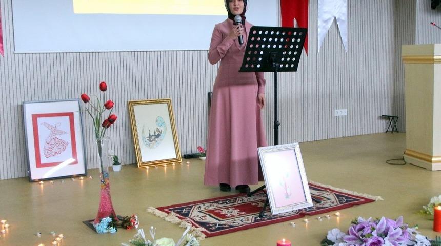 Kilis’te "Eski Şiirin Rüzgarıyla Divan" şiiri Dinletisi