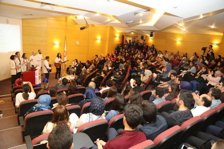 Hastane halk gününde otizm farkındalık etkinliği G2