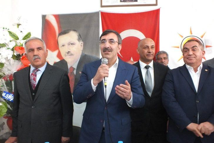 AK Parti’li Yılmaz Malazgirt’te G1