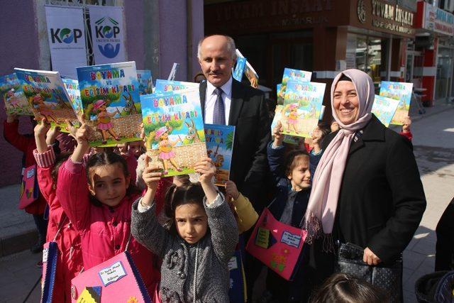 Karaman’da en çok kitap okuyan çocuklar ödüllendirildi