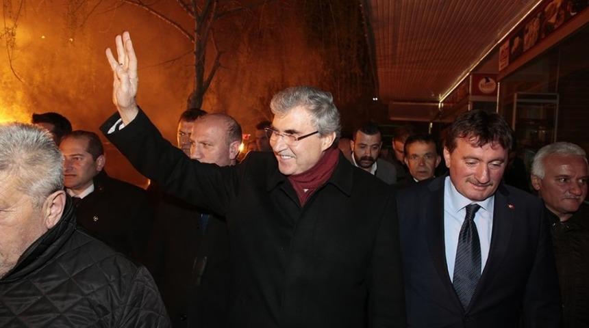 Y&uuml;ce, Ferizli&rsquo;de mitinge katıldı