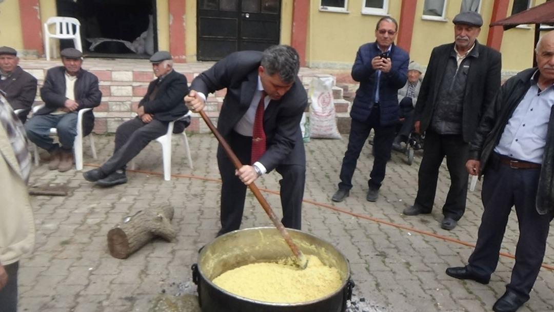 Gediz depreminde hayatını kaybedenler dualarla anıldı