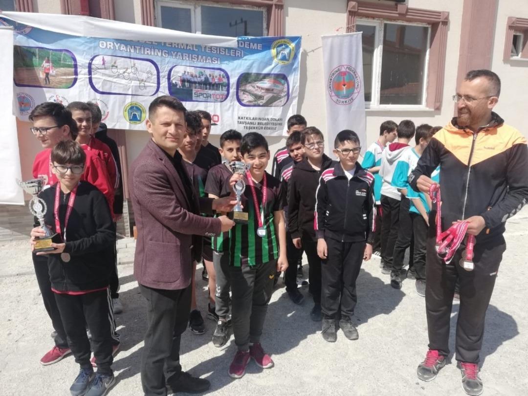 Oryantiring&rsquo;de başarılı olan sporcular &ouml;d&uuml;llendirildi