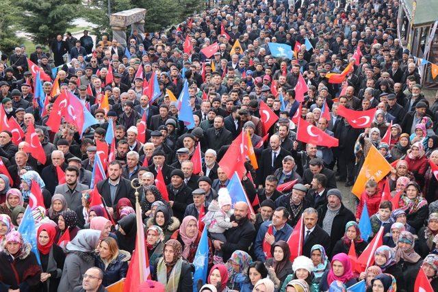 Kavak’ta şölen havasında miting