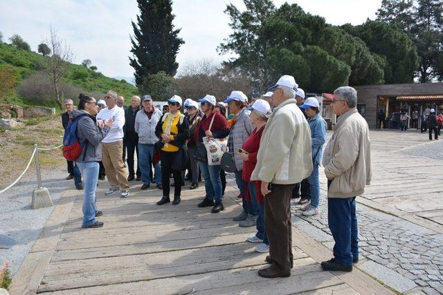 Büyükşehirden Yaşlılar Haftası’nda kültürel etkinlikler