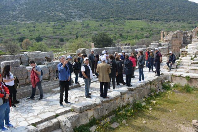 Büyükşehirden Yaşlılar Haftası’nda kültürel etkinlikler