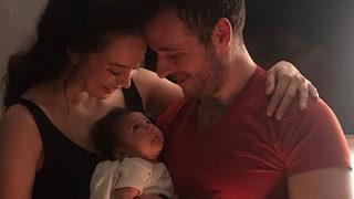 Azra Akın oğlu Demir ile çektiği videoyu paylaştı!  'Uyku öncesi dansımız'