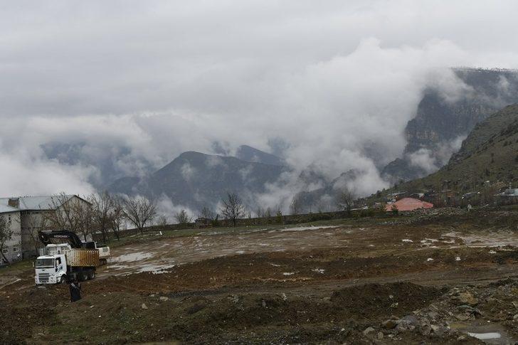 Vali Akbıyık, taziye evi, Kur’an kursu ve spor kompleksinin temel atma törenine katıldı G4