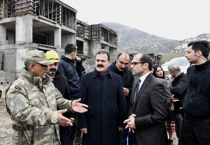 Vali Akbıyık, taziye evi, Kur’an kursu ve spor kompleksinin temel atma törenine katıldı G5