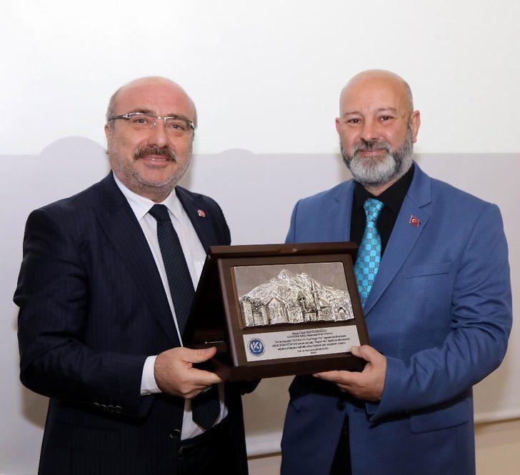 KAYÜ’de ’Geleceğin Dünyası’ Konulu Panel Düzenlendi G5