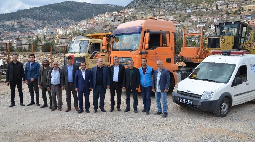 İstanbul B&uuml;y&uuml;kşehir Belediyesi Akseki Belediyesi&rsquo;ne 3 ara&ccedil; hibe etti.