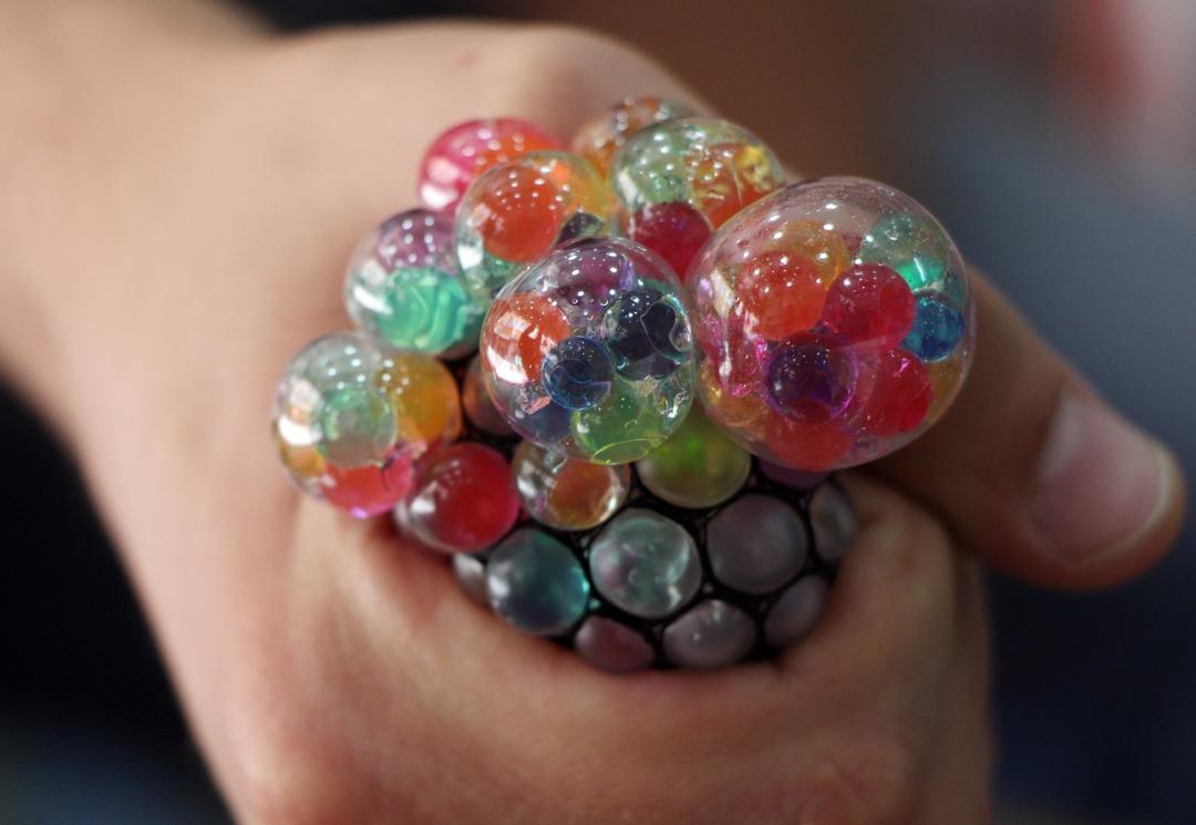 Ebeveynler dikkat! Stres oyuncakları &ccedil;ocuk sağlığını tehdit ediyor