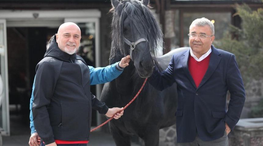 Türker Horoz: Kayserispor ilk 10'da tamamlayacak