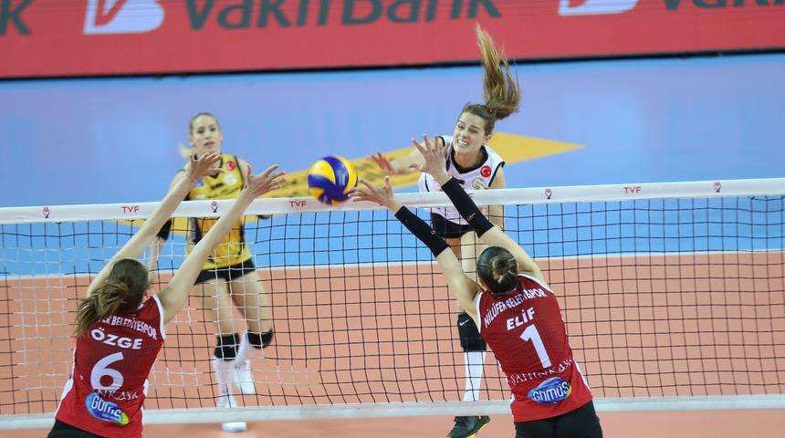VakıfBank, Sultanlar Ligi'nde yarı finalde